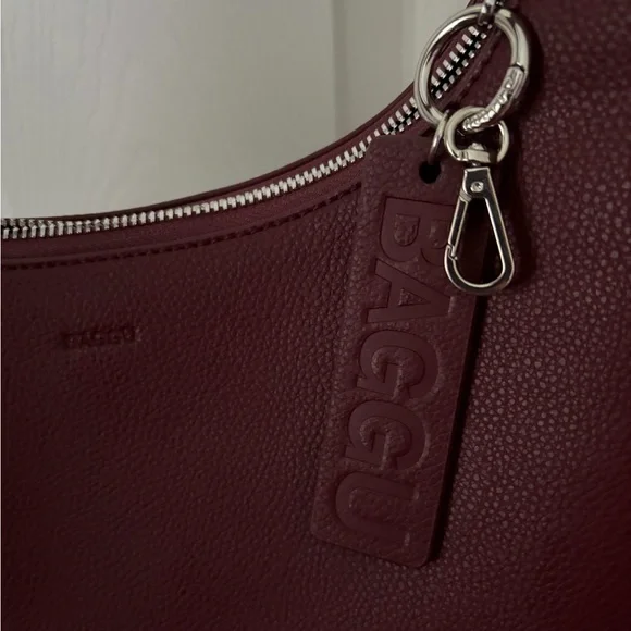 BAGGU MAHOGANY RECYCLED LEATHER MEDIUM CRESCENT BAG - Picture 2 of 5